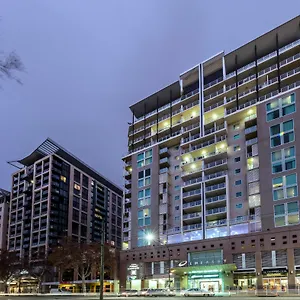 Oaks Embassy Adelaide